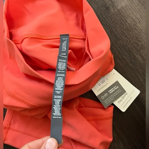 VUORI HIGH RISE STUDIO POCKET 7/8 LENGTH LEGGING IN GRAPEFRUIT SIZE XS *NWT* - Picture 7 of 7